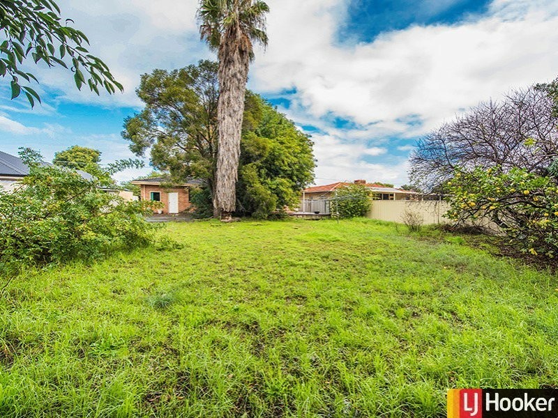 8 Belyea Street, Gosnells WA 6110