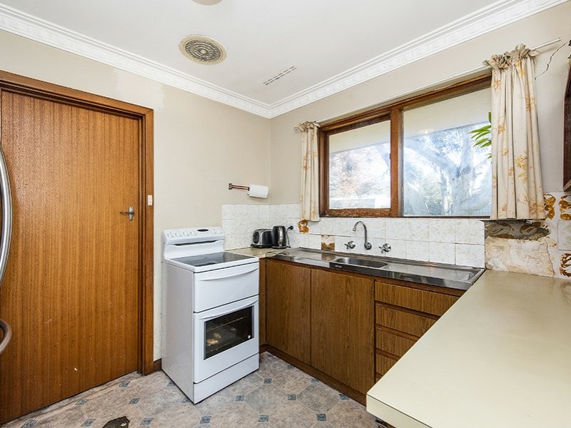 30 Tenterden Way, Gosnells WA 6110