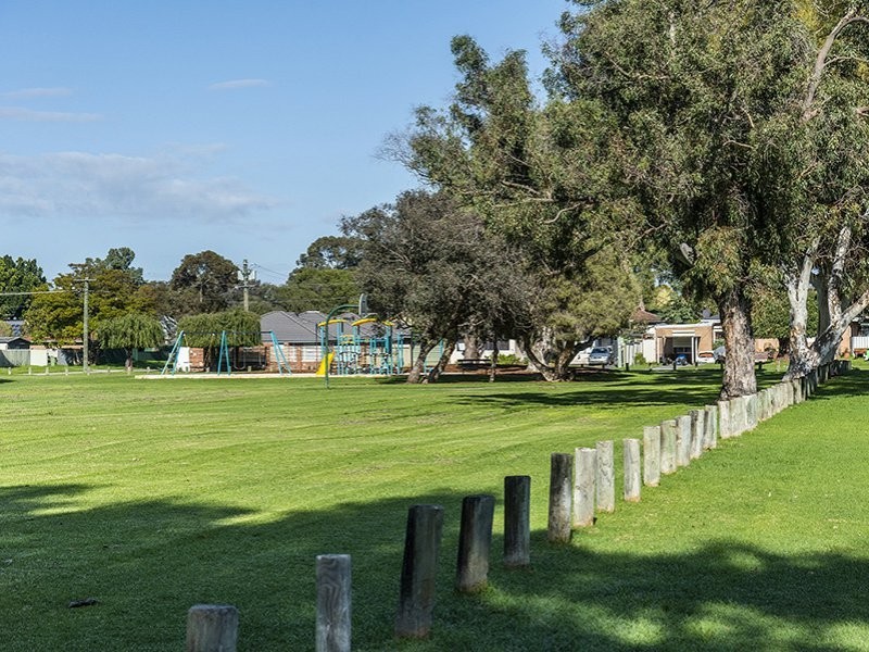 30 Tenterden Way, Gosnells WA 6110