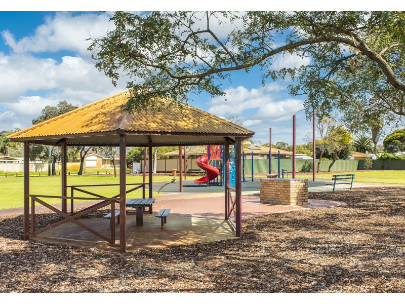 16 Fillmore Place, Gosnells WA 6110