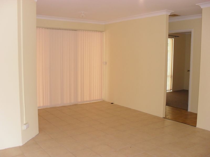 1/25 Quarram Way, Gosnells WA 6110