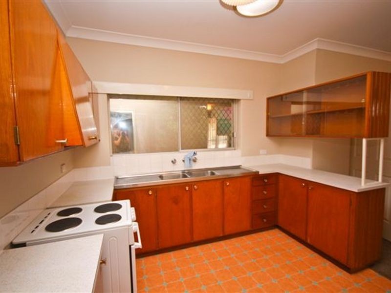 7 Lefroy Street, Mount Nasura WA 6112