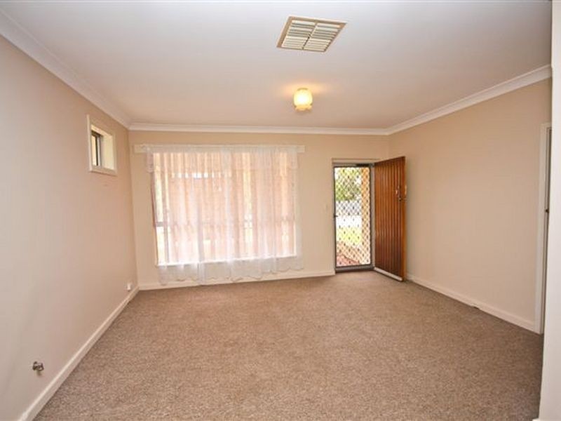 7 Lefroy Street, Mount Nasura WA 6112