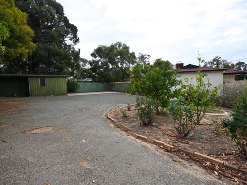 7 Lefroy Street, Mount Nasura WA 6112