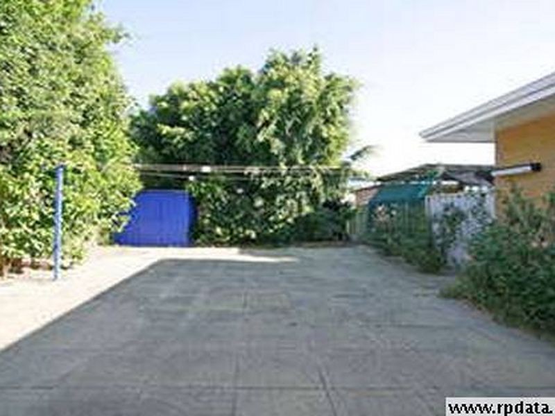 2/1 Manning Av, Gosnells WA 6110