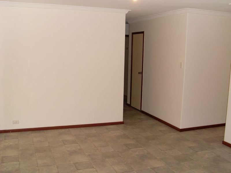 4 Walker Place, Gosnells WA 6110