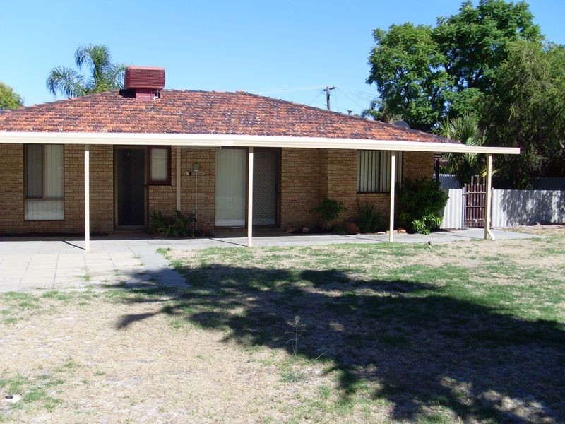 4 Walker Place, Gosnells WA 6110