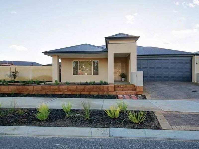 11 Barrington Avenue, Champion Lakes WA 6111