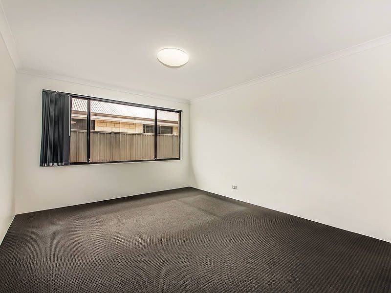 9 Southampton Drive, Piara Waters WA 6112