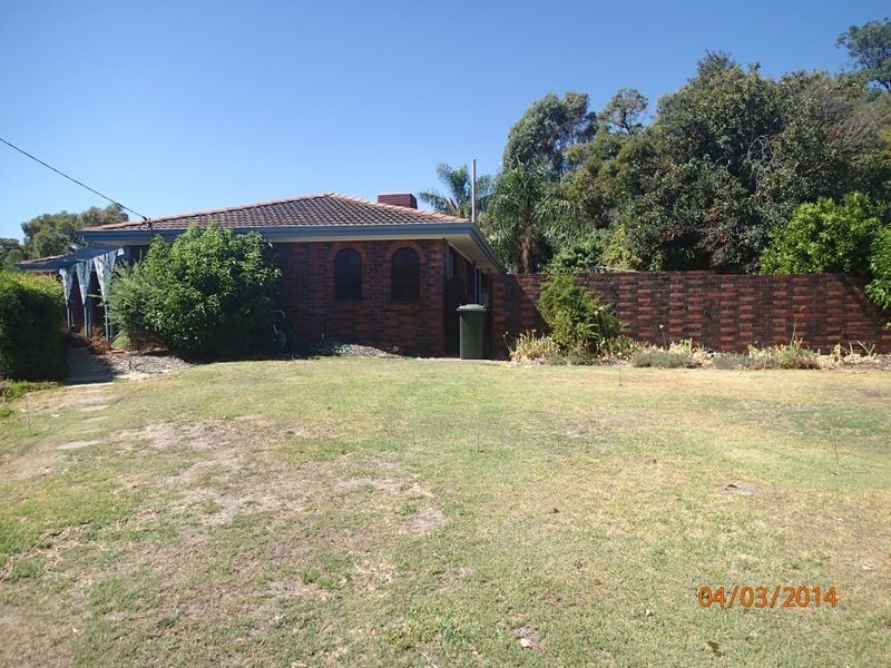 13 Carleton Crescent, Forrestfield WA 6058