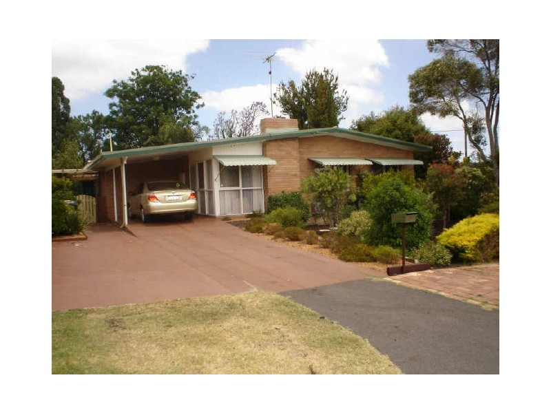 13 George Street, Kelmscott WA 6111
