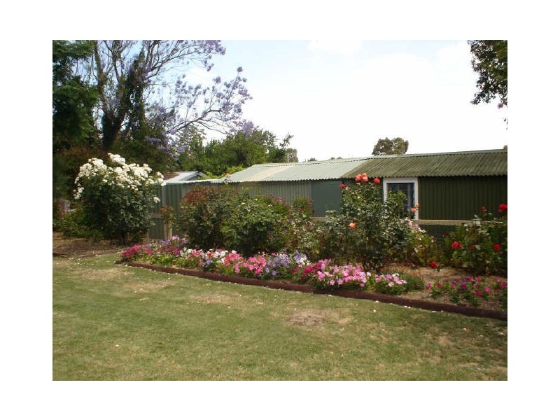 13 George Street, Kelmscott WA 6111