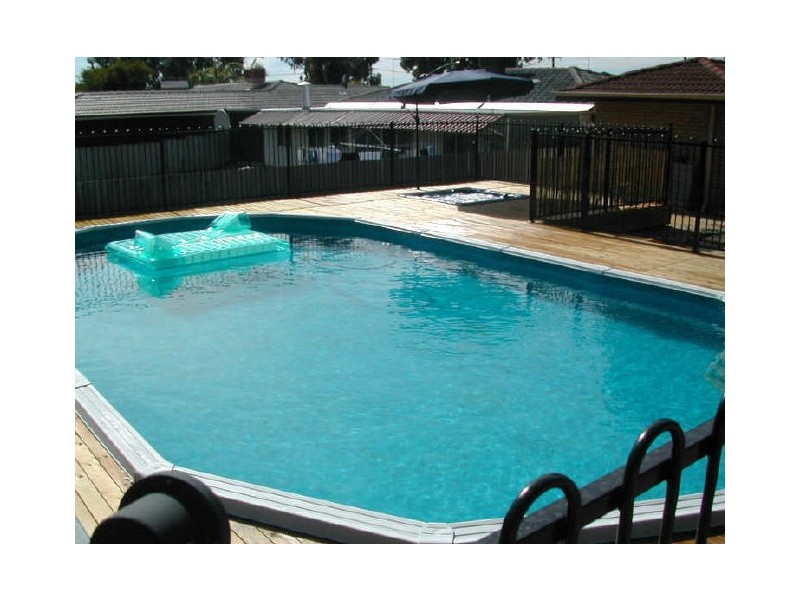 7 Clovertree Street, Maddington WA 6109