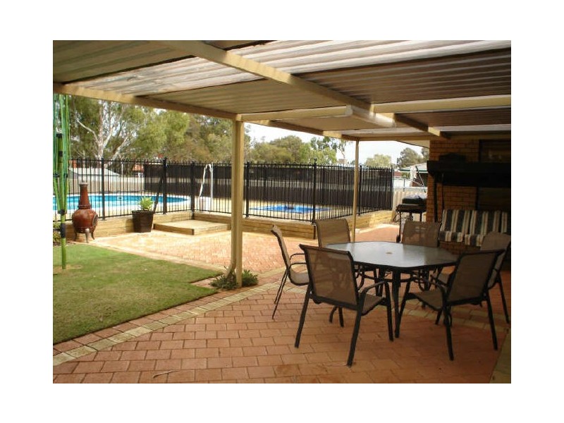 7 Clovertree Street, Maddington WA 6109