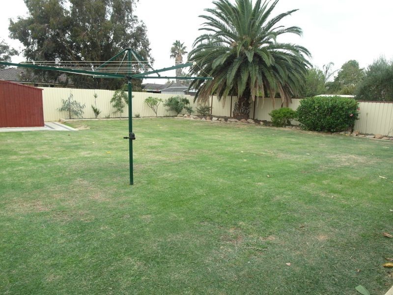 38 Gosnells Rd West, Maddington WA 6109