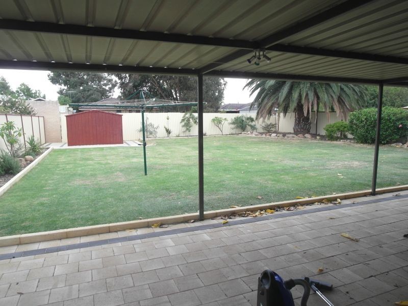 38 Gosnells Rd West, Maddington WA 6109