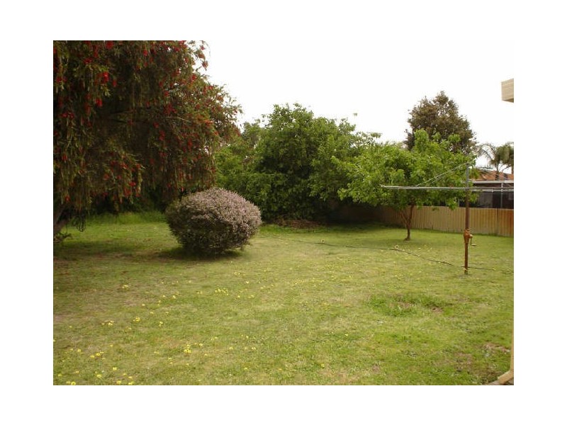 77 Eudoria Street, Gosnells WA 6110