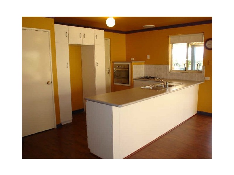 41 Derry Ave, Mount Nasura WA 6112