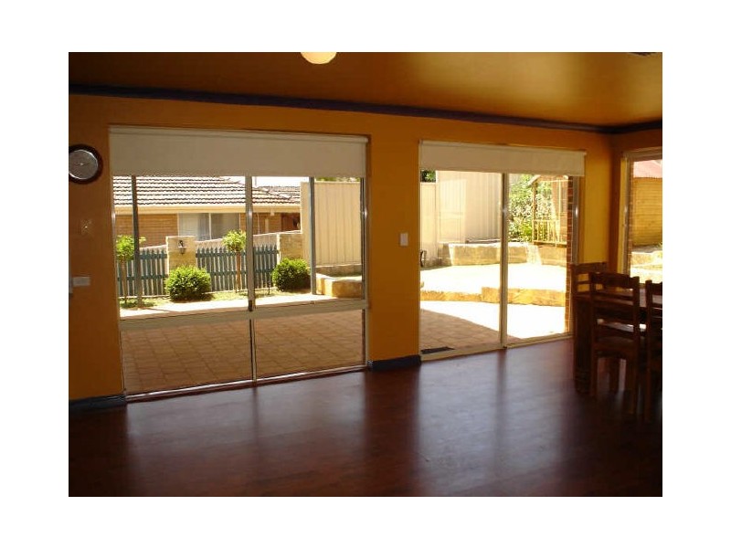 41 Derry Ave, Mount Nasura WA 6112