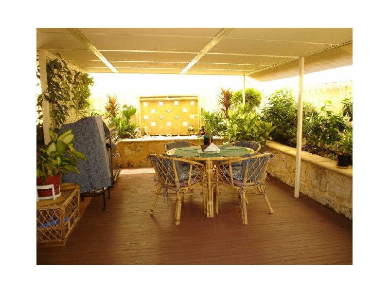 30 Riverbank Drive, Gosnells WA 6110