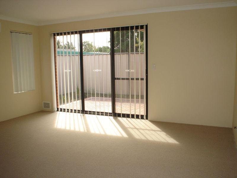 8/59-71 Little John Road Cnr Lowanna w, Armadale WA 6112