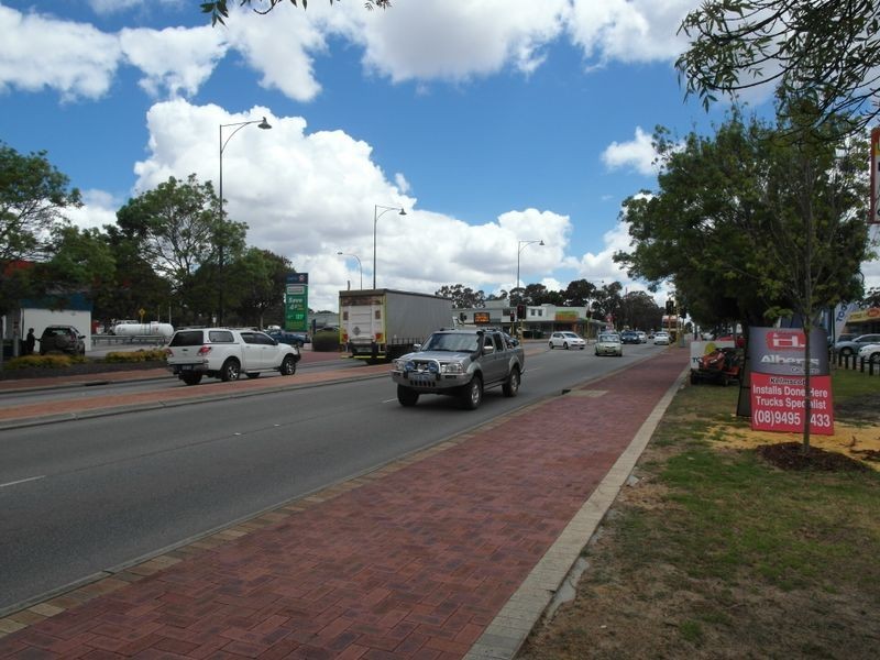 3/2880 Albany Hwy, Kelmscott WA 6111