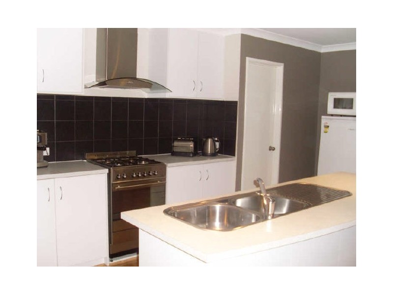 11 Honeydew Bend, Byford WA 6122