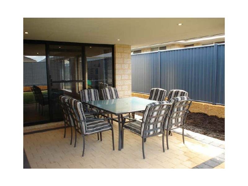 11 Honeydew Bend, Byford WA 6122