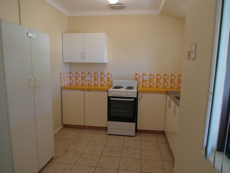 15 Selsdon Road, Camillo WA 6111