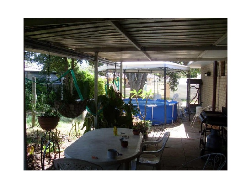 4 Hibiscus Road, Maddington WA 6109