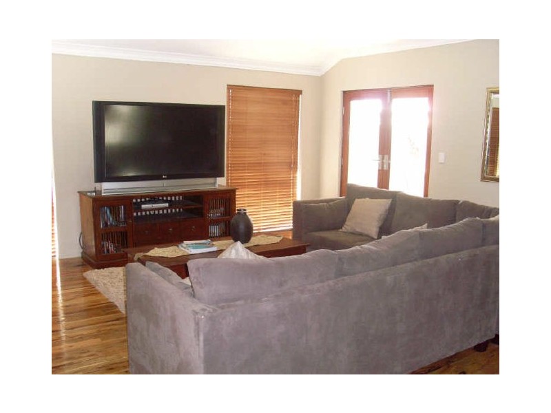 76 Broadway Blvd, Piara Waters WA 6112