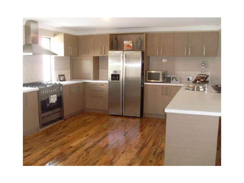 76 Broadway Blvd, Piara Waters WA 6112