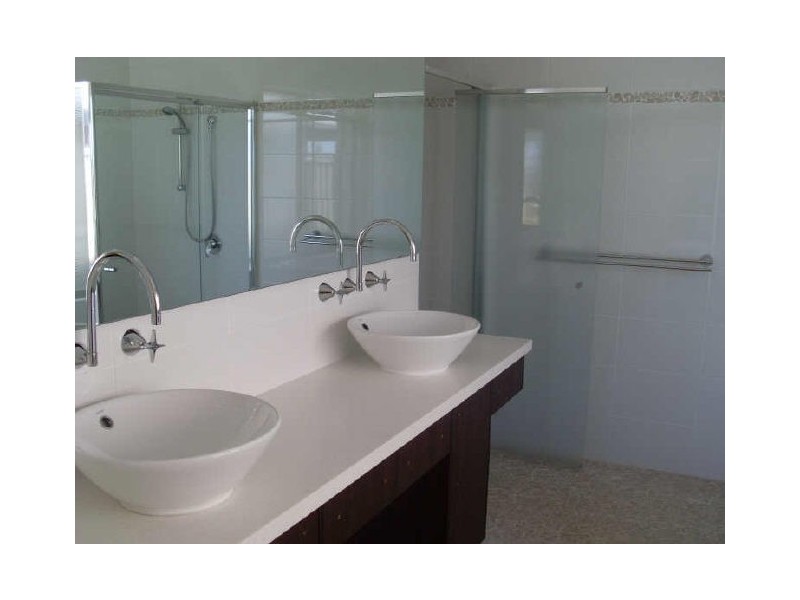 76 Broadway Blvd, Piara Waters WA 6112