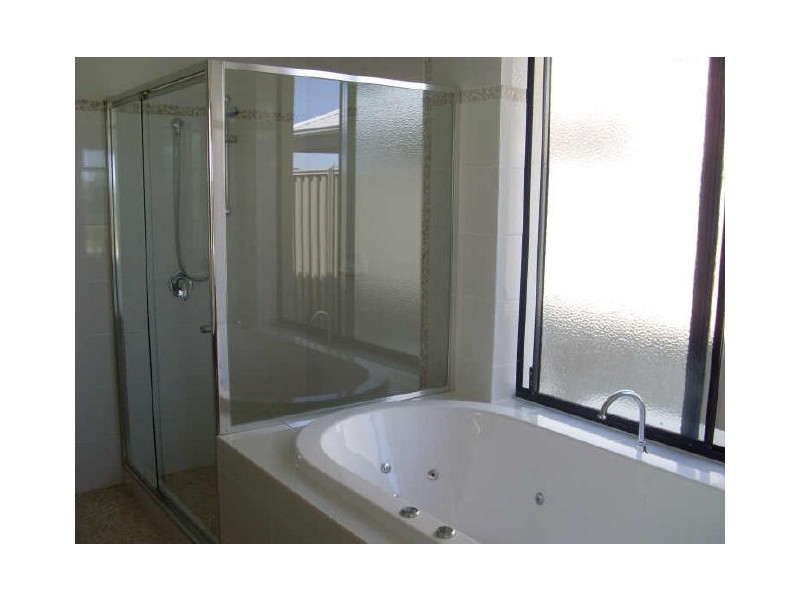 76 Broadway Blvd, Piara Waters WA 6112