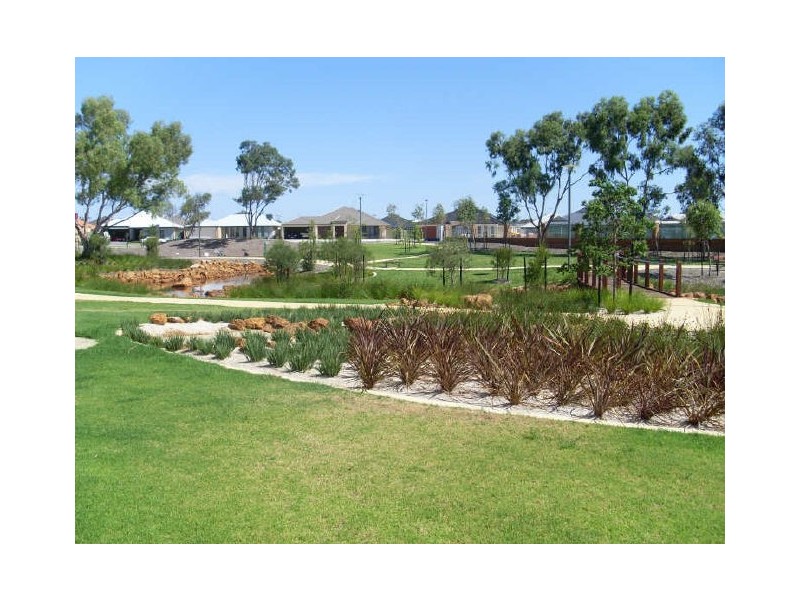 76 Broadway Blvd, Piara Waters WA 6112