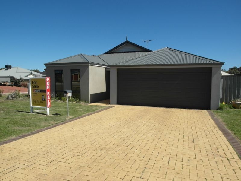 35 Diamantina Blvd, Darling Downs WA 6122