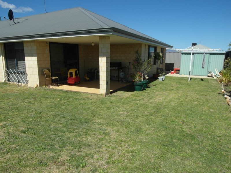 35 Diamantina Blvd, Darling Downs WA 6122