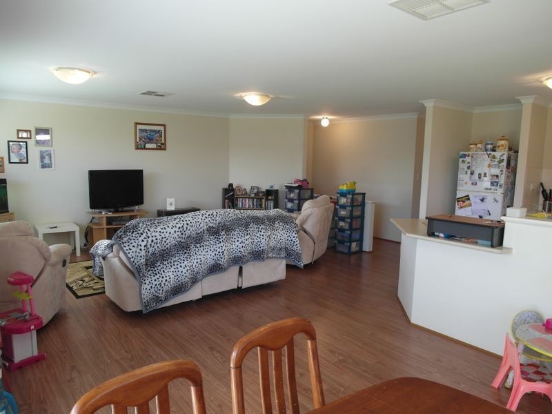 35 Diamantina Blvd, Darling Downs WA 6122