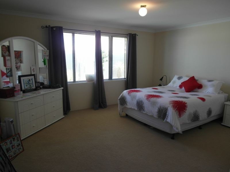 35 Diamantina Blvd, Darling Downs WA 6122