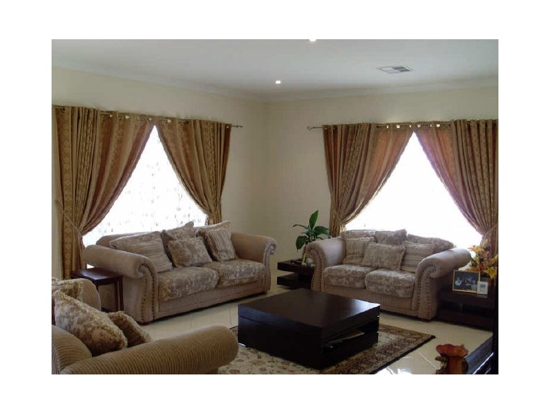 14 Temple Way, Piara Waters WA 6112