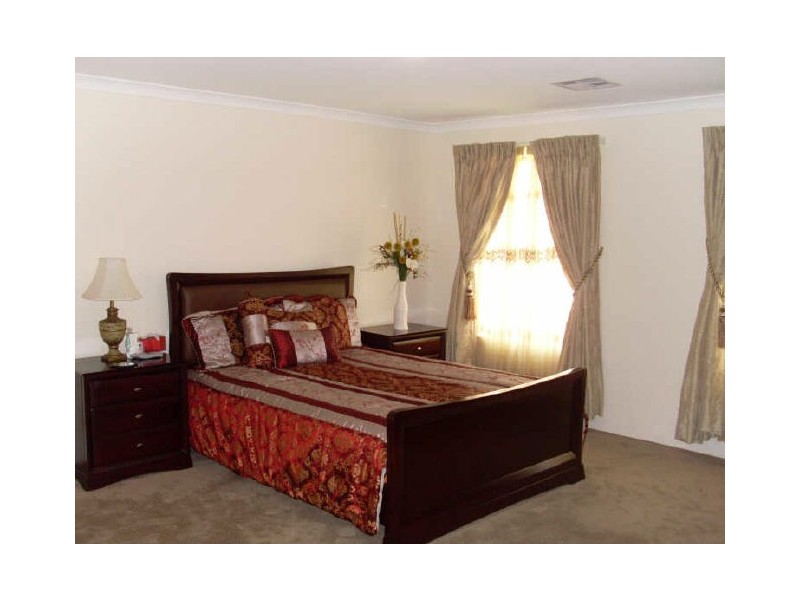 14 Temple Way, Piara Waters WA 6112