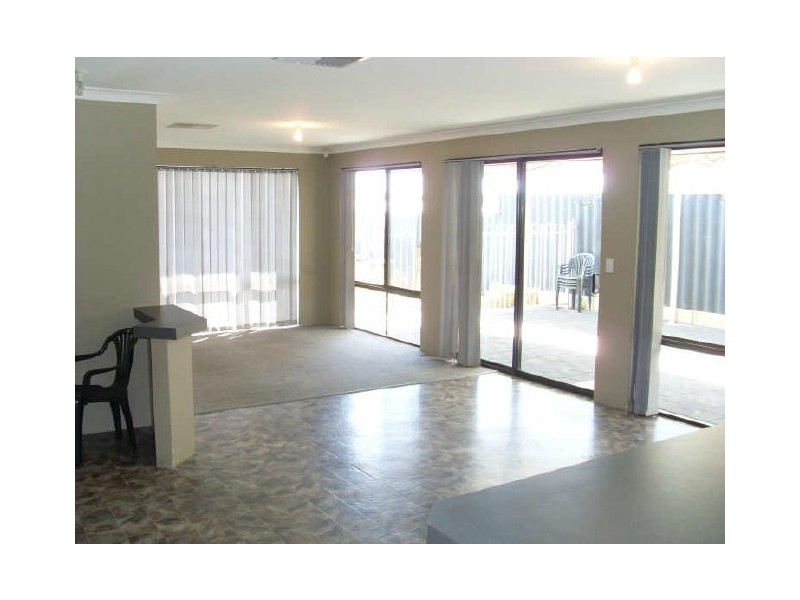 2 Cherruck Close, Maddington WA 6109