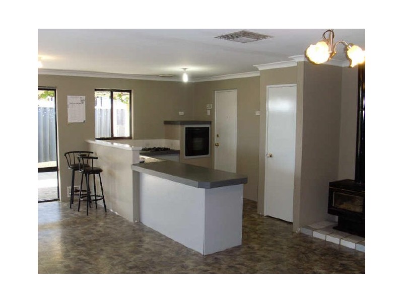 2 Cherruck Close, Maddington WA 6109