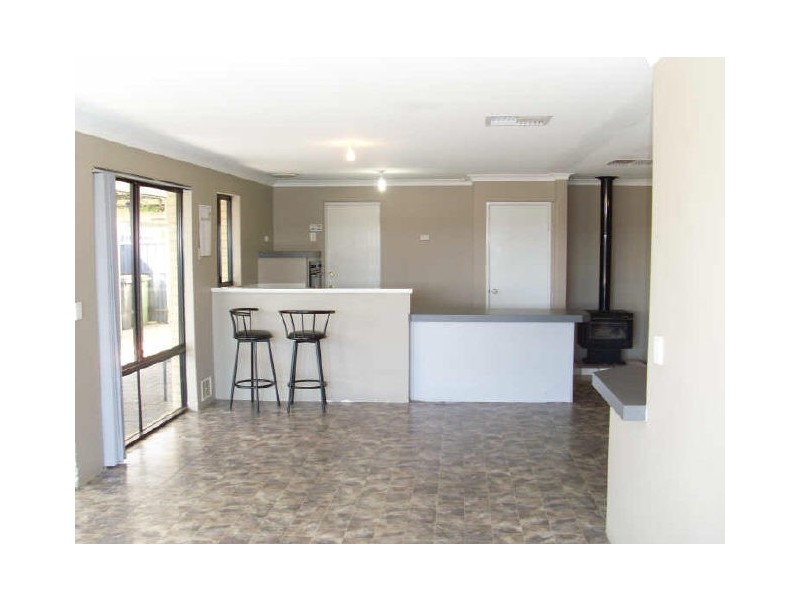 2 Cherruck Close, Maddington WA 6109