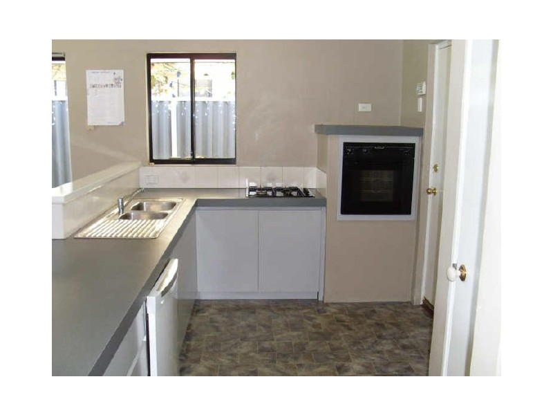 2 Cherruck Close, Maddington WA 6109