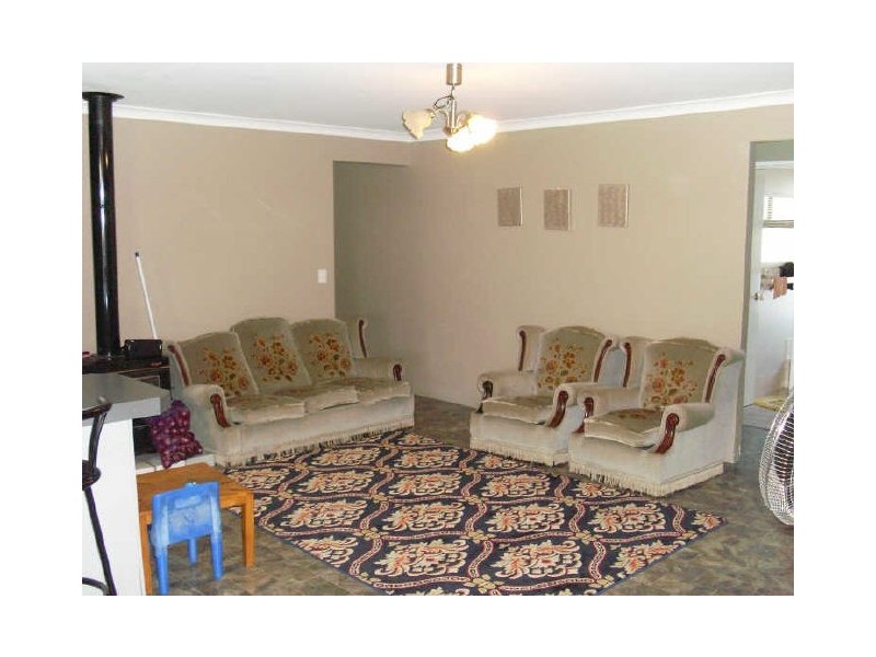2 Cherruck Close, Maddington WA 6109