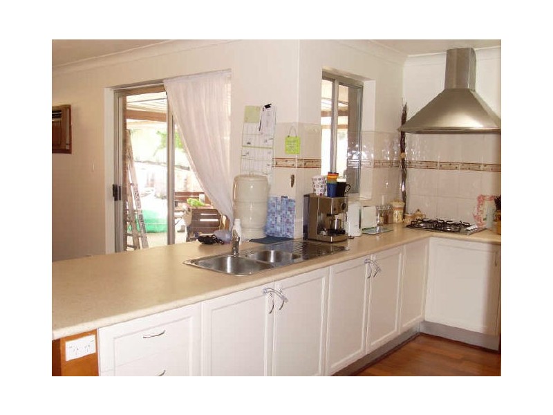 24 Wooramel Cres, Gosnells WA 6110