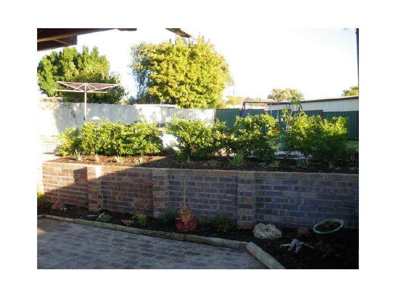 24 Wooramel Cres, Gosnells WA 6110