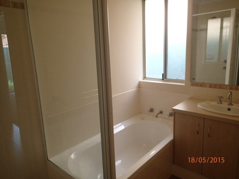 4/9 Holland Street, Gosnells WA 6110