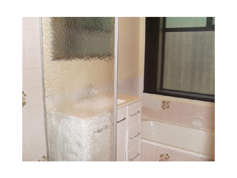 4 Walker Place, Gosnells WA 6110